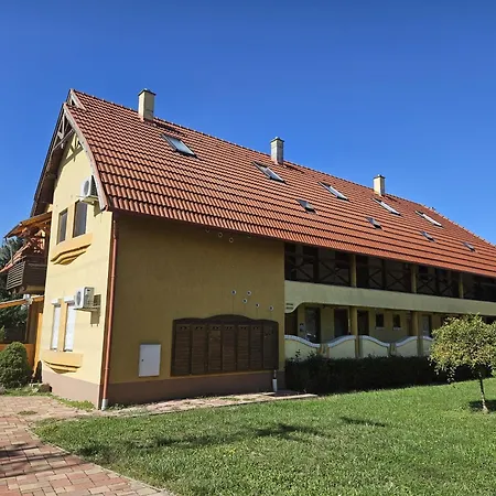 Lagom شقة غيولا